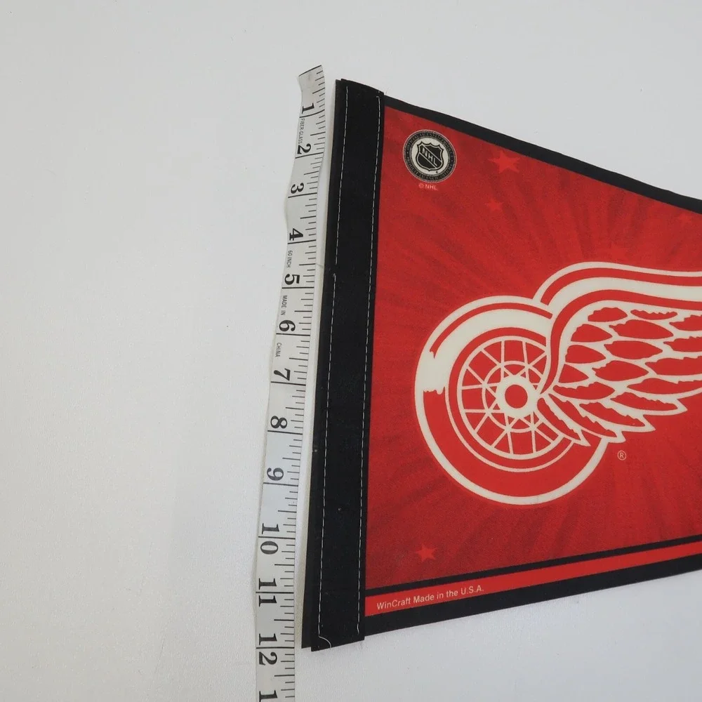 Vintge Detroit Red Wings Hockey Felt Pennant NHL National Hockey League